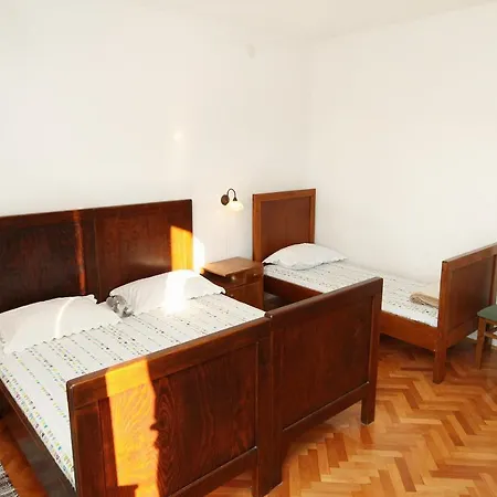 Apartamento By The Sea Kastel Stari, - 6059 *